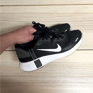 Nike Reposto 'Black White' CZ5631-012